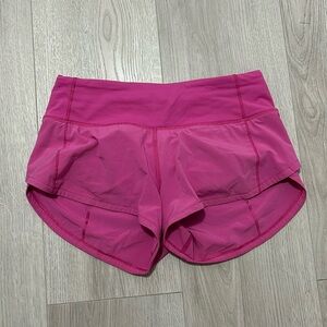 Speed up Low-Rise Lined Short 2.5” Size 0 in color Sonic Pink